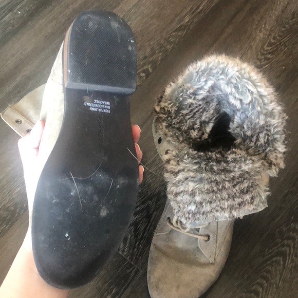 De stressed Fur Lined Boots - Picture 2 of 10